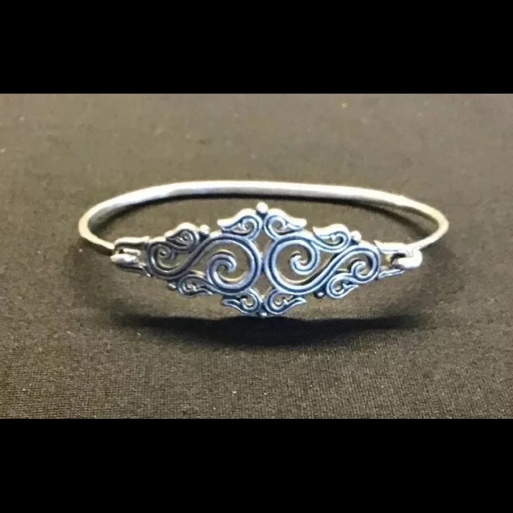 Retired James Avery Sorrento Clip Bracelet, 10g.